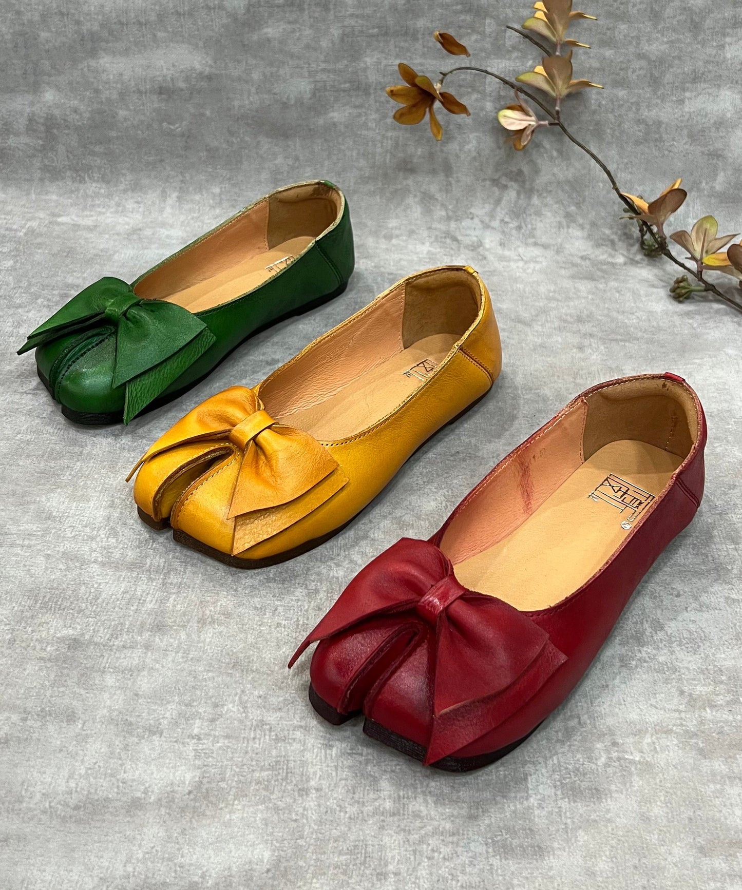 Women Green Bow Split Toe Cowhide Leather Flat Shoes For RT1043